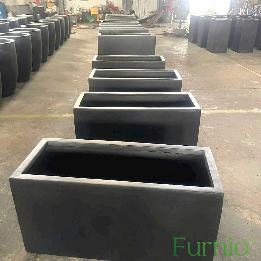 Chậu composite chữ nhật cao màu đen Furnio