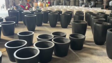 Chậu composite tròn thành dày xếp tại xưởng Furnio